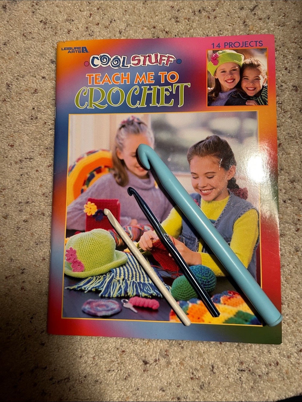 Teach Me to Crochet Book w/ 3 Different Size Crochet Hooks